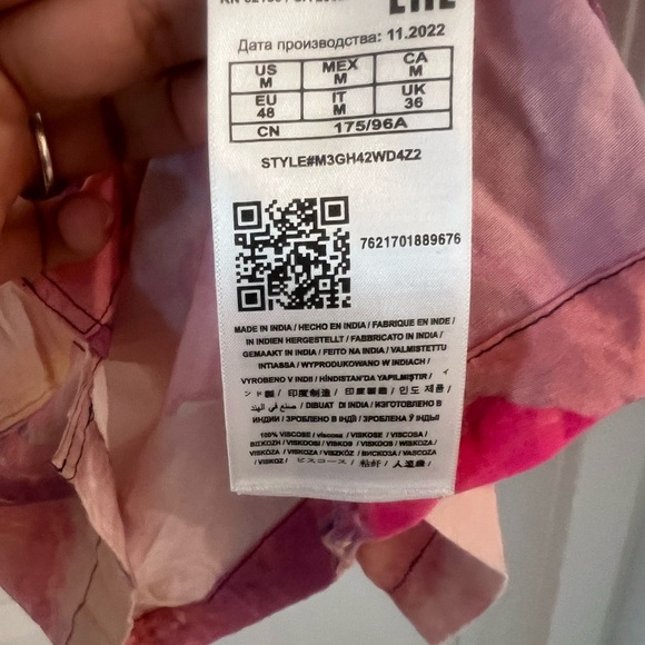 Guess Men’s Floral Hawaiian Button Down Shirt Size Medium - Picture 11 of 11